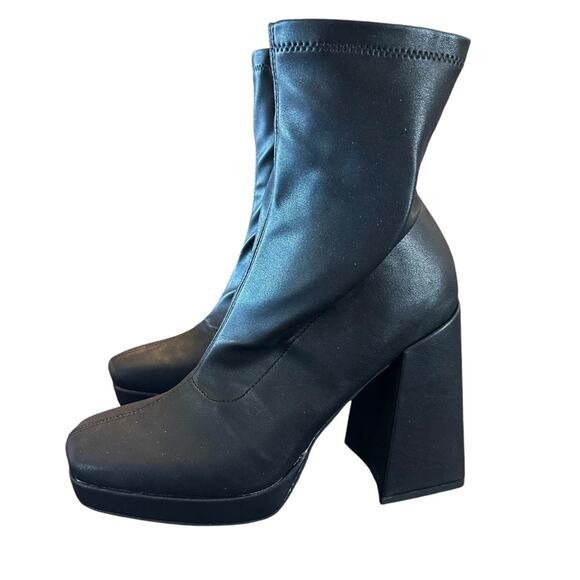 Wild Pair Beautee Platform Heeled Booties Square Toe Block Heel NEW Size 7 - Picture 7 of 11